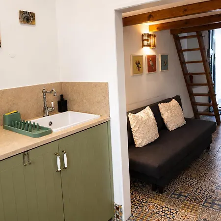 Alfama Cozy Studios By Get Your Stay-3